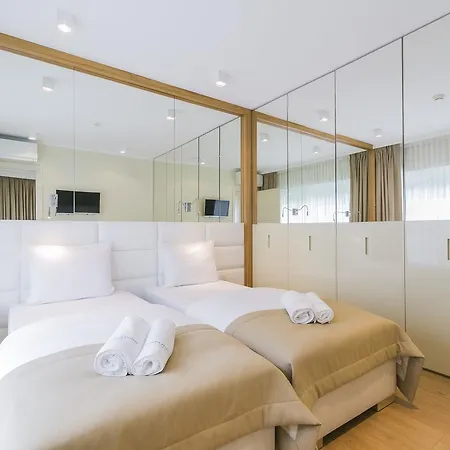 Aparthotel La Playa *
